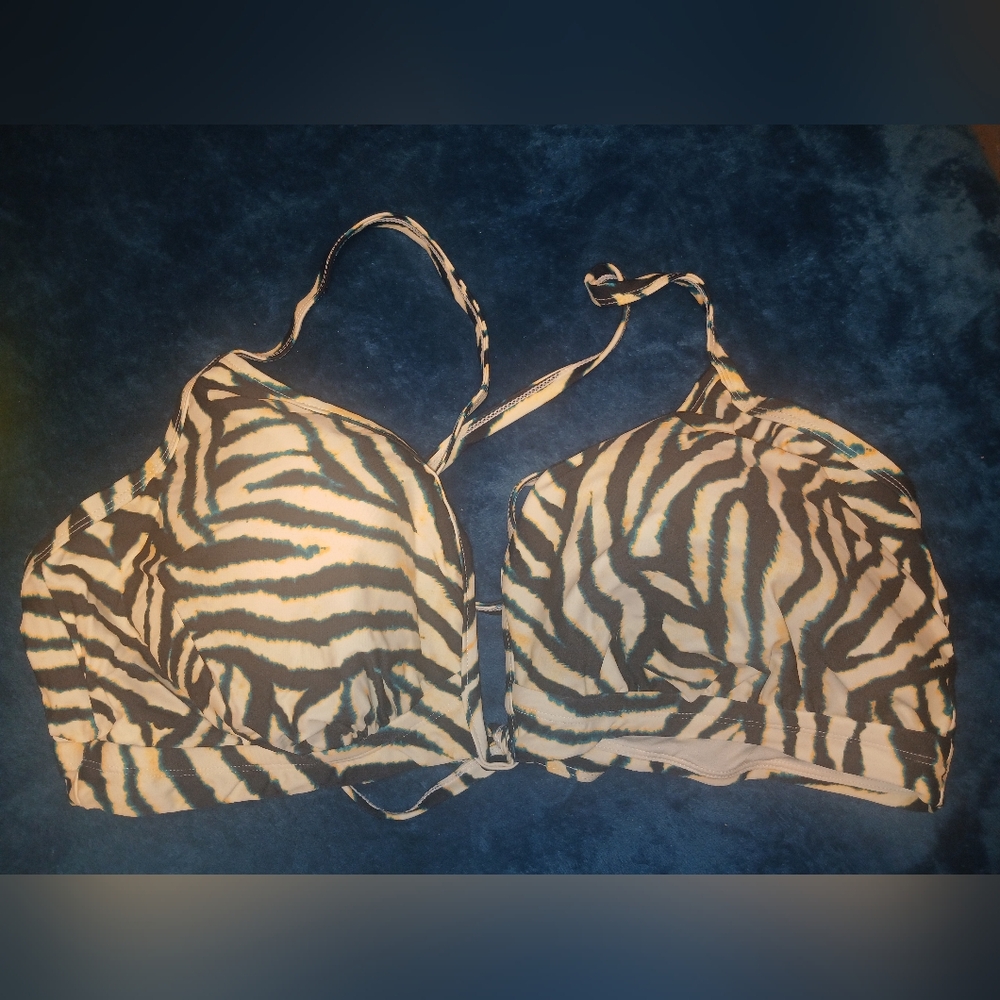 Plus size zebra bikini top